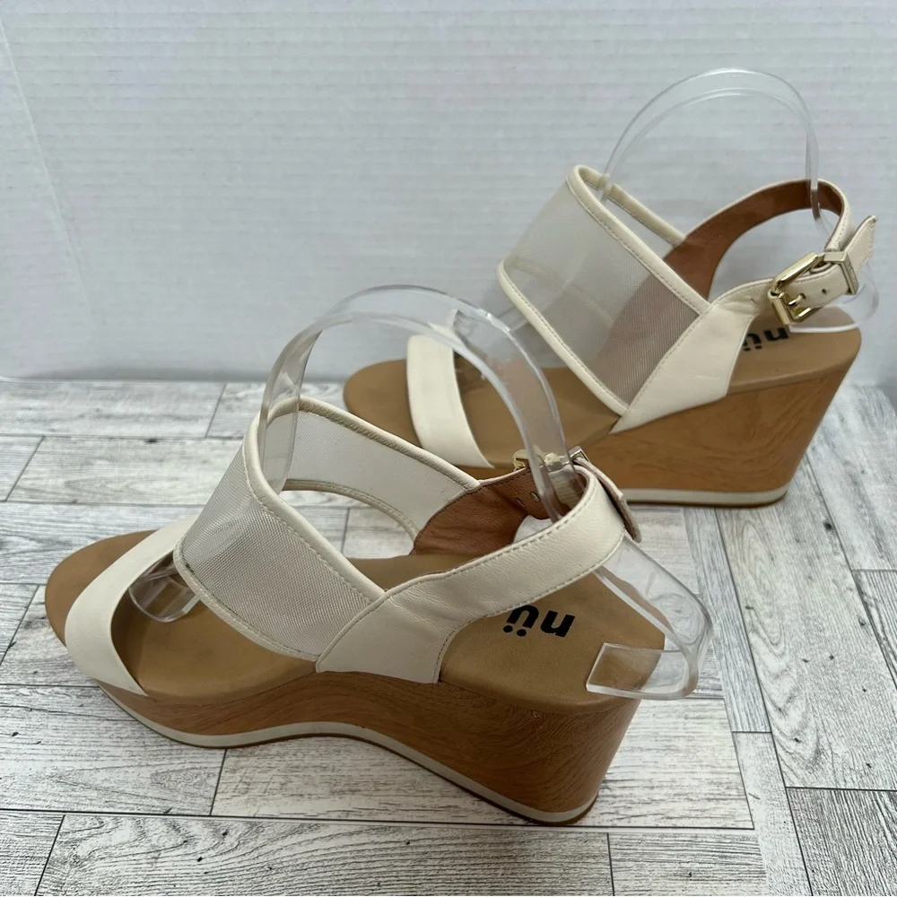 Nu by Neo cream platform sandals size 9